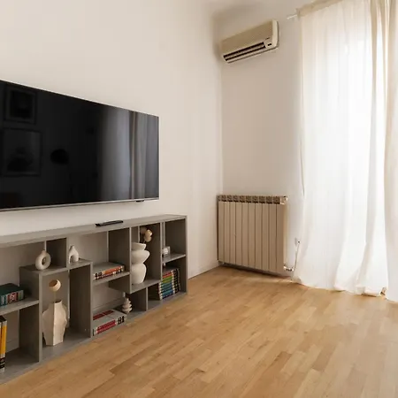 Apartament Navigli - Montevideo - Bilocale Su Due Piani