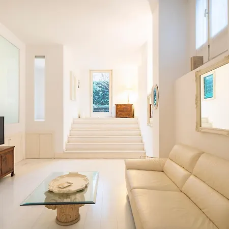 Center Luxury - Duomo 5 Min - Wifi 公寓 *