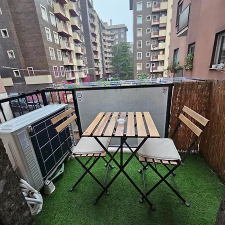 Three-room In Tortona District Apartment