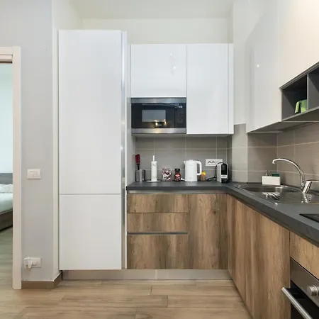 Apartment Magnolia - 18c Visconti Duomo Milan