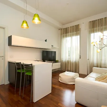 Life - Duomo Cozy Flat - Free Indoor Parking Appartamento