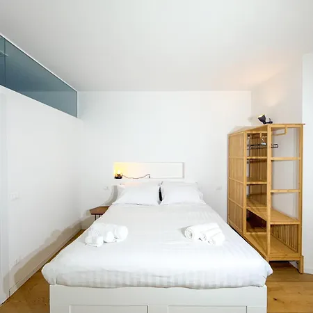 Modern Two-room With Balcony 2km From The Center * Milánó