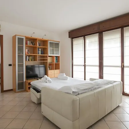 Appartement La Casa Di Marco - Luminoso A 2 Minuti Dalla Metro Milaan