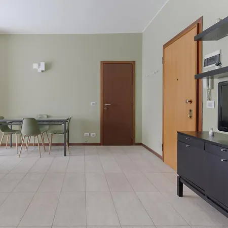 Guesthost - Porta Romana Balcony Flat 米兰