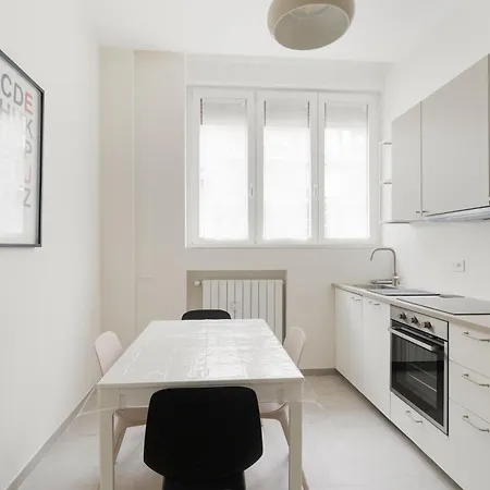 Guesthost - Comfy Flat Near Gambara Mm1 Διαμέρισμα