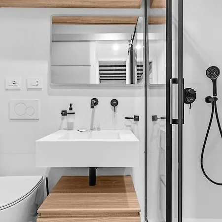 Mi Melzo 17 דירה