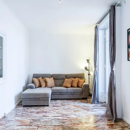 Apartment Shopping District -200 Mq - 8 People