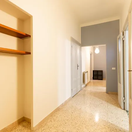 I-host Spacious 2br Near Center Apartment