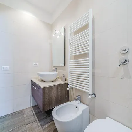 Andrea Flat - Near Metro & Wi-fi Apartment
