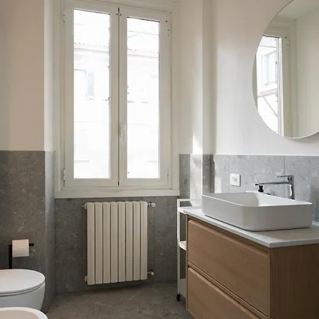 Corso Exclusive - Center - M2 - M5 * Milano