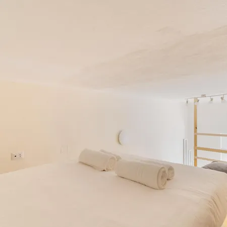 Lägenhet Guesthost - Cozy Loft With Mezzanine