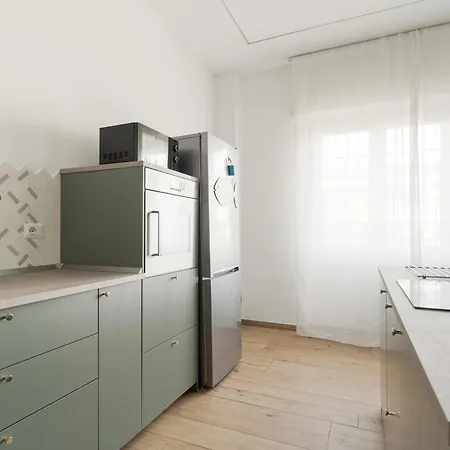 Guesthost - Stylish Forlanini M4 Apartmán