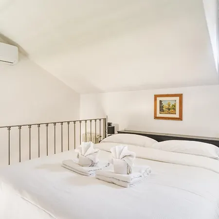Atelier Navigli - Elegant Loft With Canal View * Milano