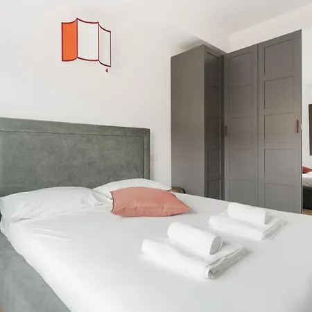 Guesthost - Modern Terrace Flat In Solari Area Mailand