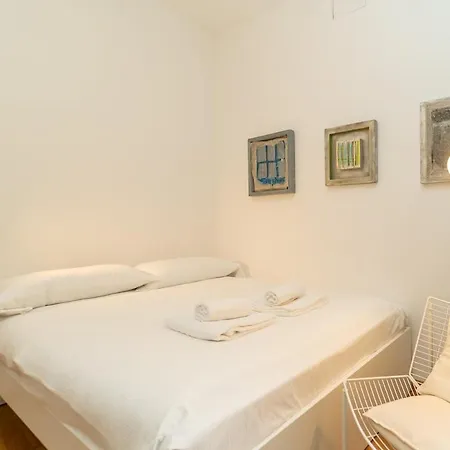 Atelier In Piazza Castello With Private Terrace Milán