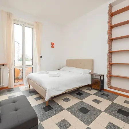 I-host - Vallarsa 22 * Milano