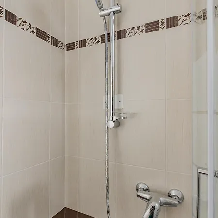 Teano Place Apartment *