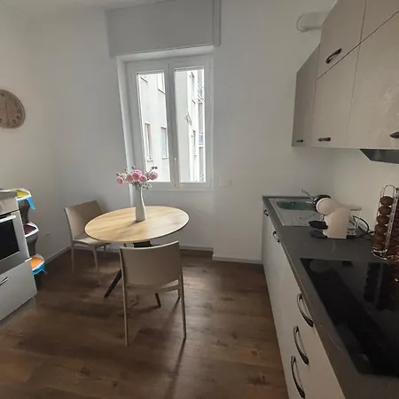 El Mee Canton Apartman