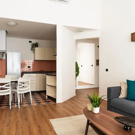 Apartamento Casa Picasso - Above The Subway
