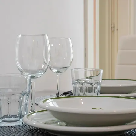 Homelovers Bright And White House Navigli District Apartman *
