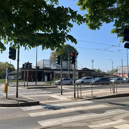 Casacarmela 7Min Linate 4Min Unipol Arena-Near Station & Fast Wifi-Tram Diretto Per Il Duomo شقة ميلان
