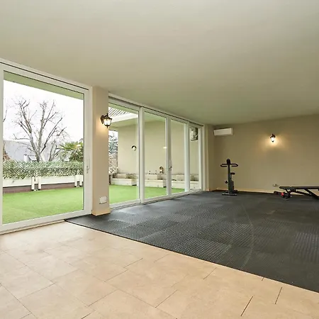 Absolute Luxury Home, 15 Minutes Walk San Siro * 米兰
