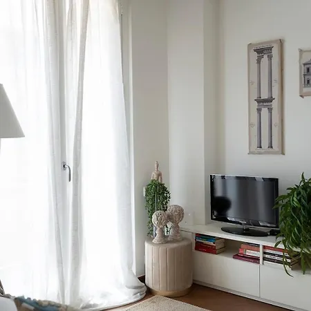 Arts At Magenta Apartment *
