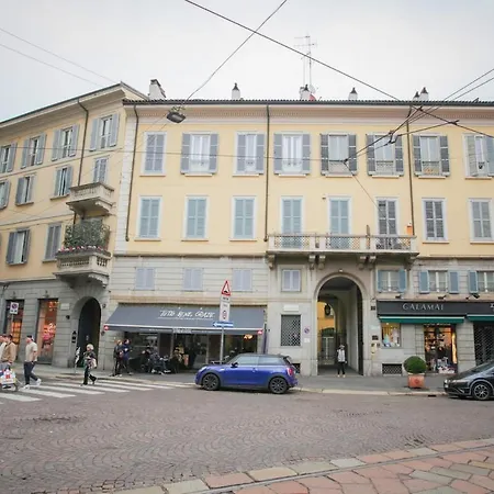 Hacca Collection - Charming In Corso Magenta * Mailand