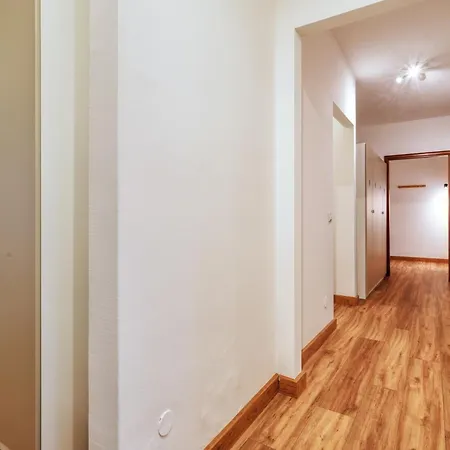 Apartment Joivy Chic 3-bed Flat Near Colonne Di San Lorenzo Mailand