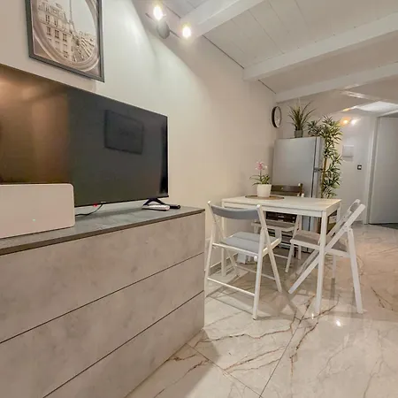 Διαμέρισμα Loft4 Porta Venezia- Centro M1