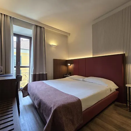 Mokinba Baviera Hotell
