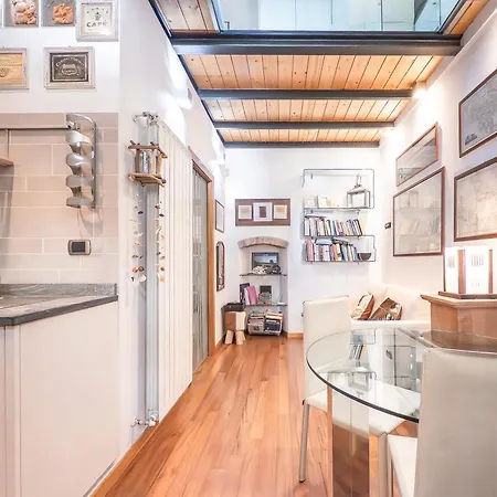 Charming In The Navigli District - 4 People * Milan