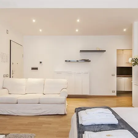 Royal Magenta & Luxury Apartment Milan