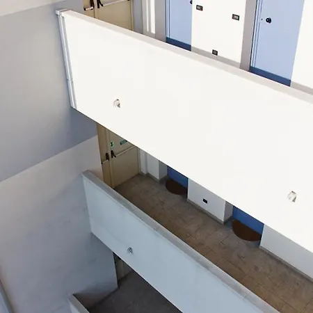 Sechi With Parking Mediolan