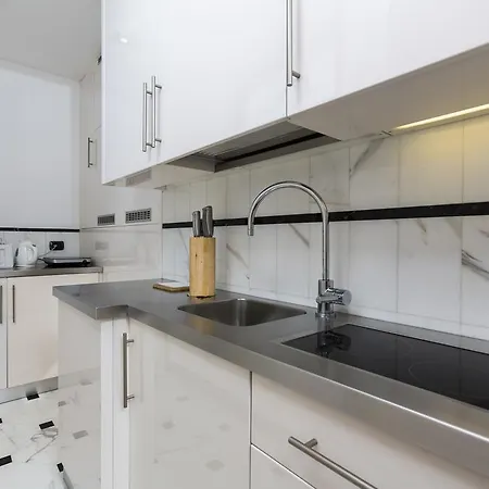 Suzzani Halldis Apartment