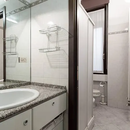 アパルタメント ヴィア ロヴェッタ *