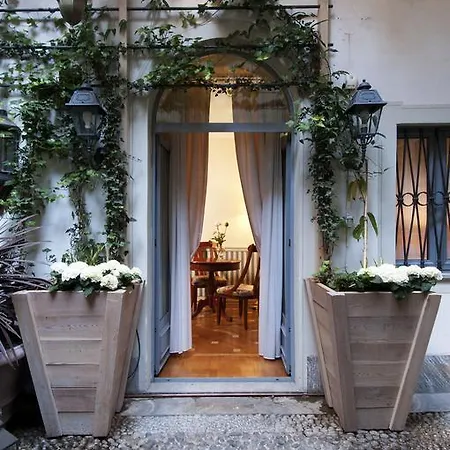 Hotel Petit Palais De Charme Milano