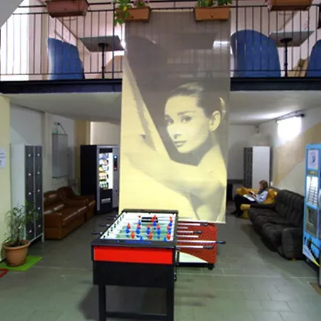 بيت شباب شباب كالارز ميلان