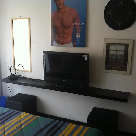 Two Beds In The Green Near The Fair Milán