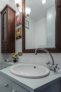 Suitelowcost - San Babila Duomo Milan