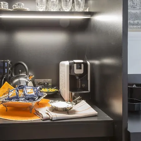 Apartment Bnbutler - Broletto 39 - A Few Steps To The Duomo And La Scala