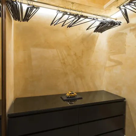 Apartment Bnbutler - Broletto 39 - A Few Steps To The Duomo And La Scala *