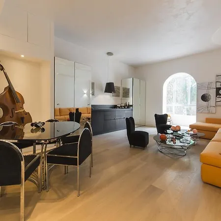 Apartment Bnbutler - Broletto 39 - A Few Steps To The Duomo And La Scala *