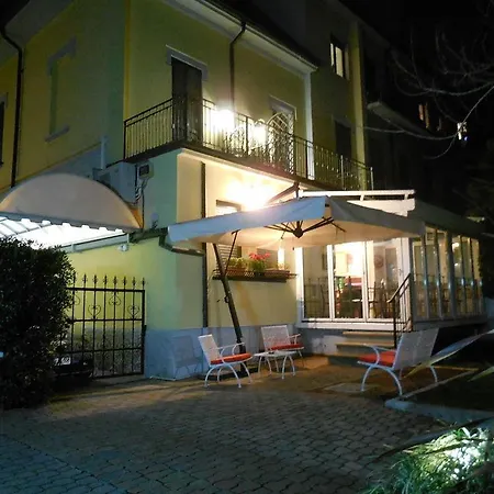 Charly Hotel