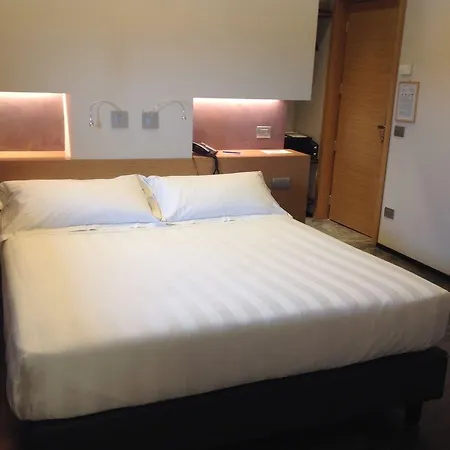 Western Major Szálloda