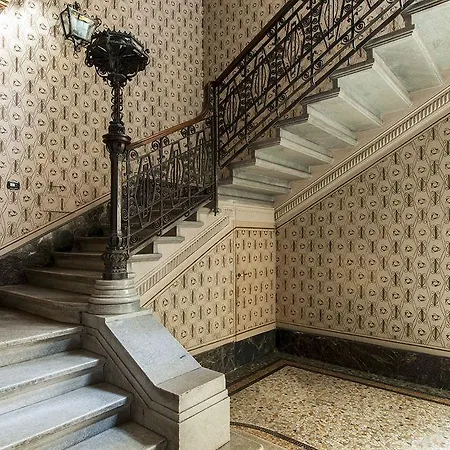 Royal Magenta & Luxury Apartment Milan