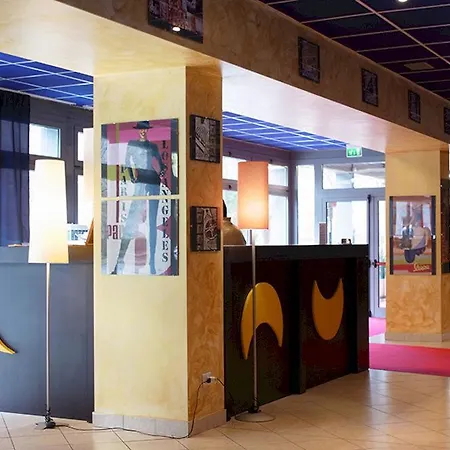 New Generation Chic Sempione Hostel *