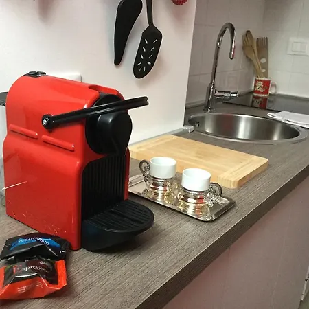 Rosso A Milano, Vicino Allo Ieo *