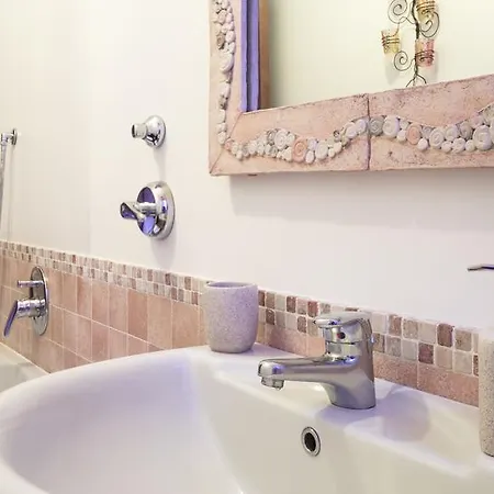 Апартаменты Joivy Warm Family Flat For 4 With Terrace In