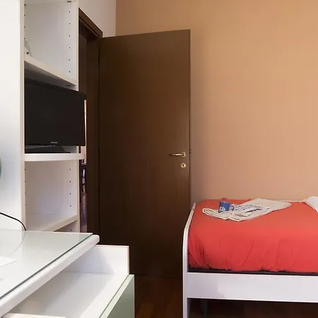 Апартаменты Joivy Warm Family Flat For 4 With Terrace In